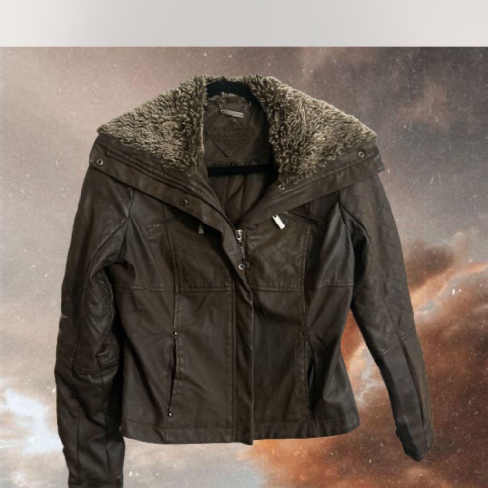 Elegant Brown Faux Leather Jacket with Faux Fur Collar